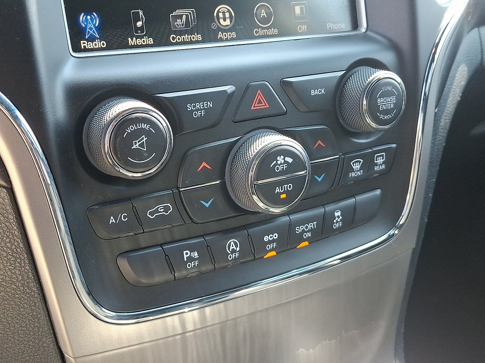 2017 Jeep Grand Cherokee Altitude photo 15