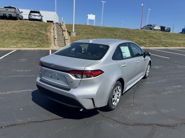 2026 Toyota Corolla LE photo 3