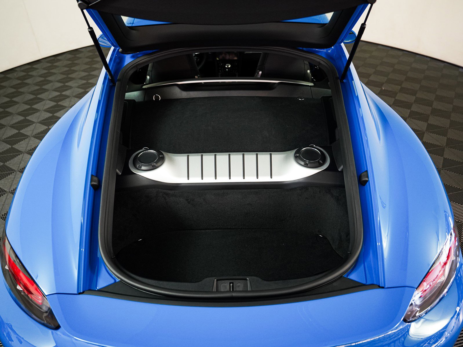 2025 Porsche Cayman photo 27