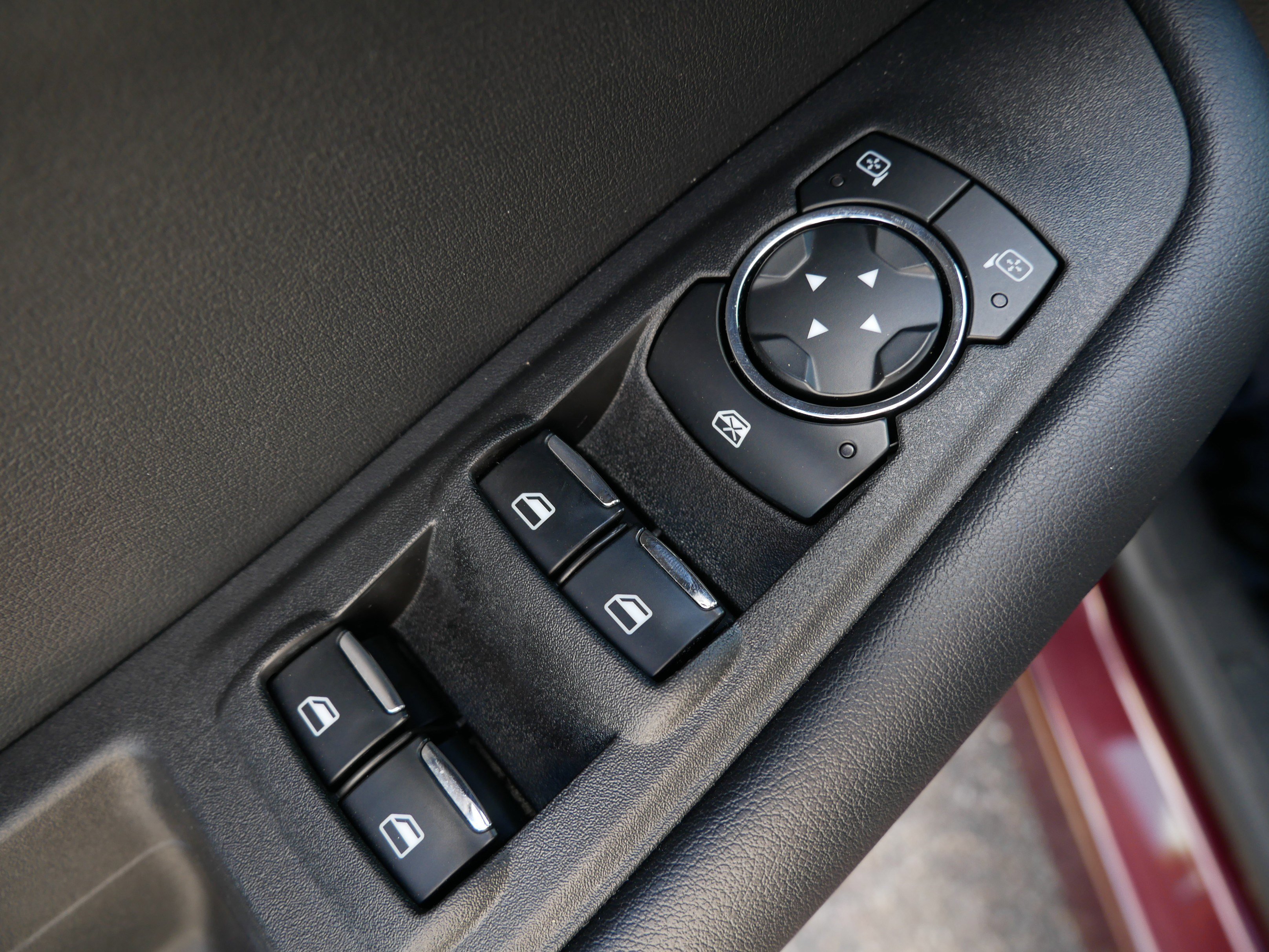 2024 Ford Edge SEL photo 17