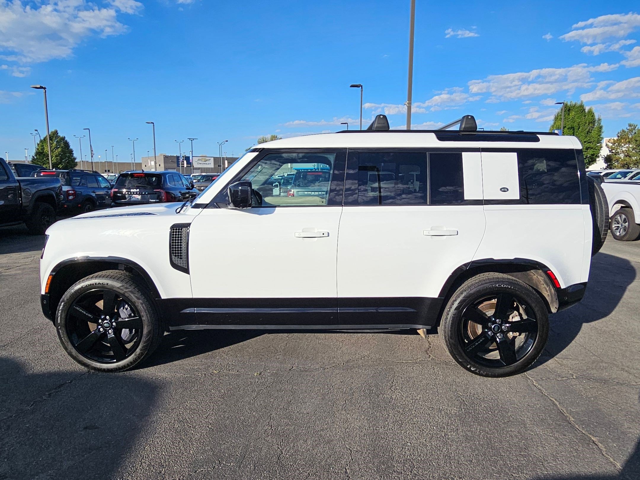 2022 Land Rover Defender X-Dynamic HSE photo 5