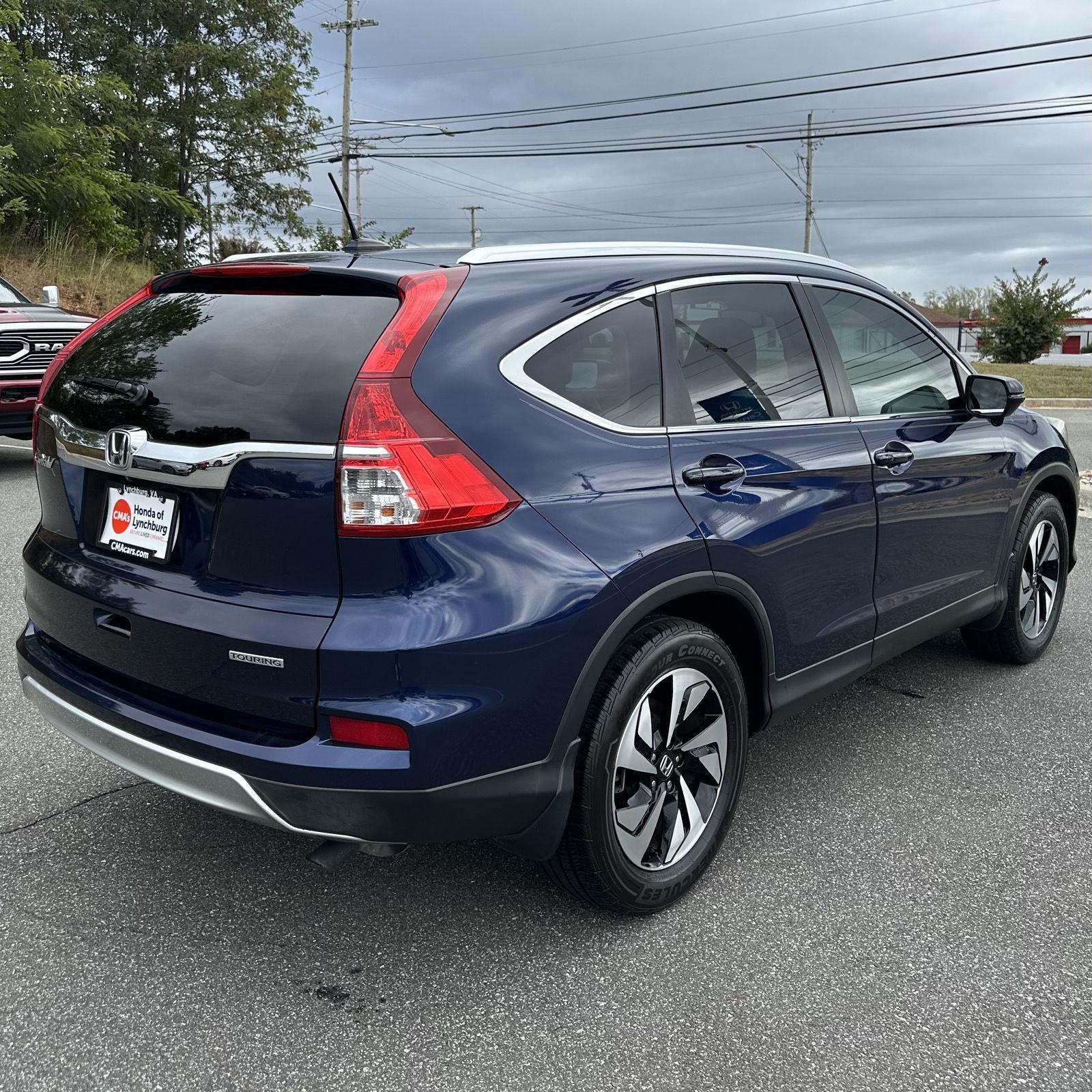 2016 Honda CR-V Touring photo 3