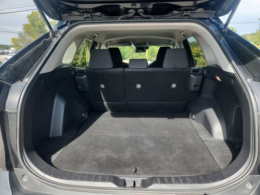 2019 Toyota RAV4 Hybrid LE photo 23
