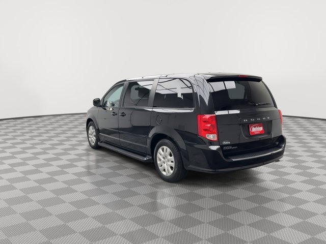 Used 2016 Dodge Grand Caravan SE with VIN 2C4RDGBG1GR385373 for sale in Fond du Lac, WI