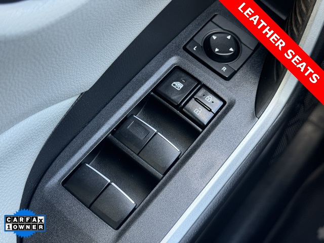 2020 Toyota RAV4 XLE Premium photo 9
