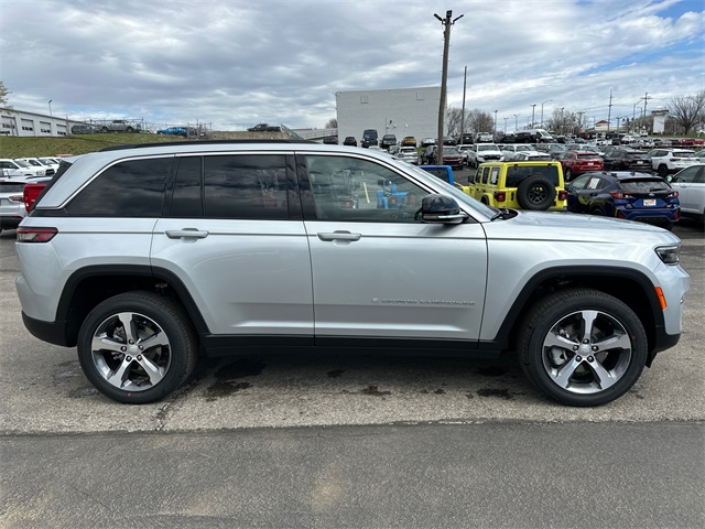 2025 Jeep Grand Cherokee Limited photo 4