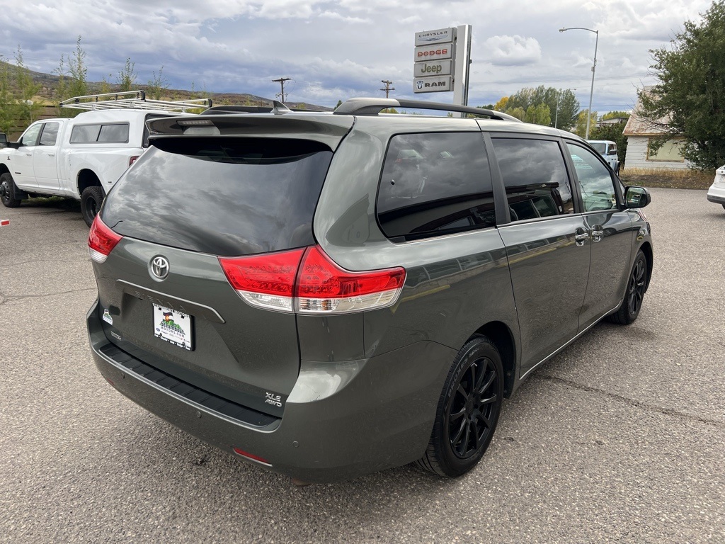 2014 Toyota Sienna photo 5