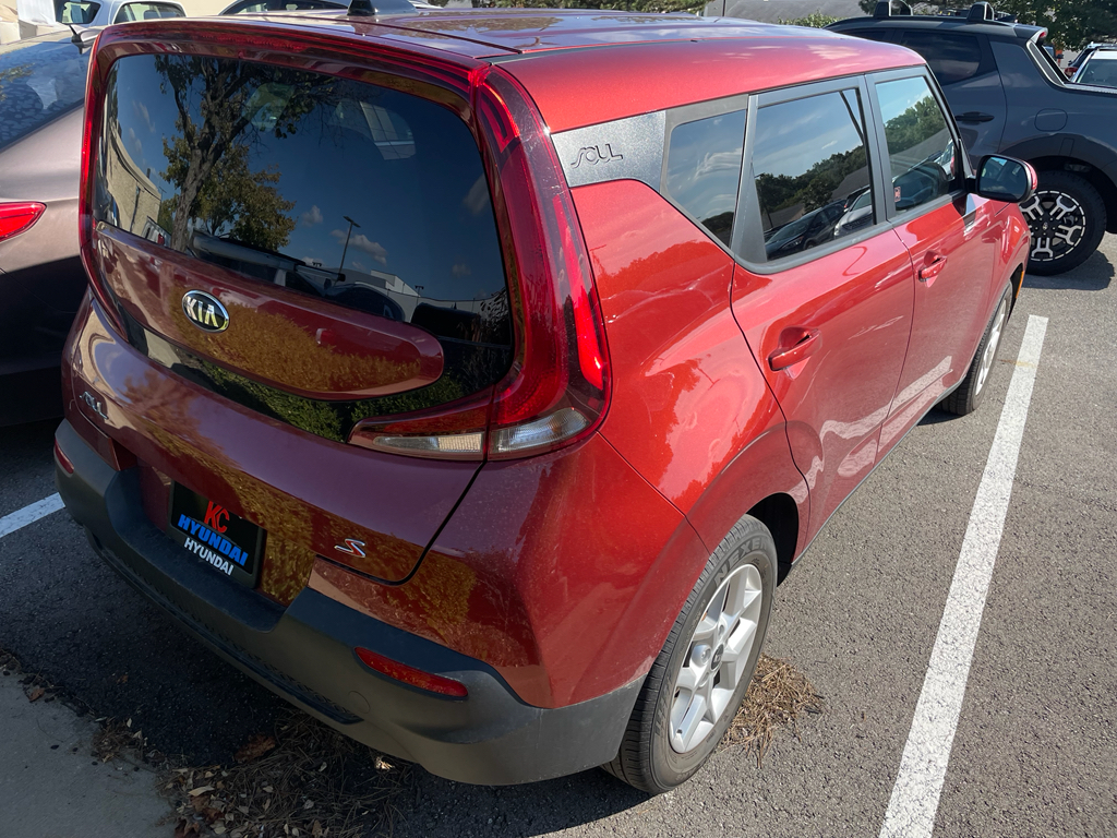 2021 Kia Soul S photo 3