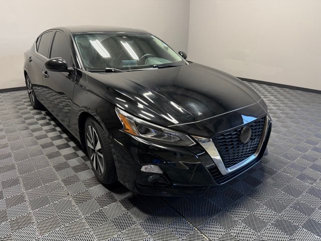 Used 2021 Nissan Altima SL with VIN 1N4BL4EV3MN369428 for sale in Sheffield, OH