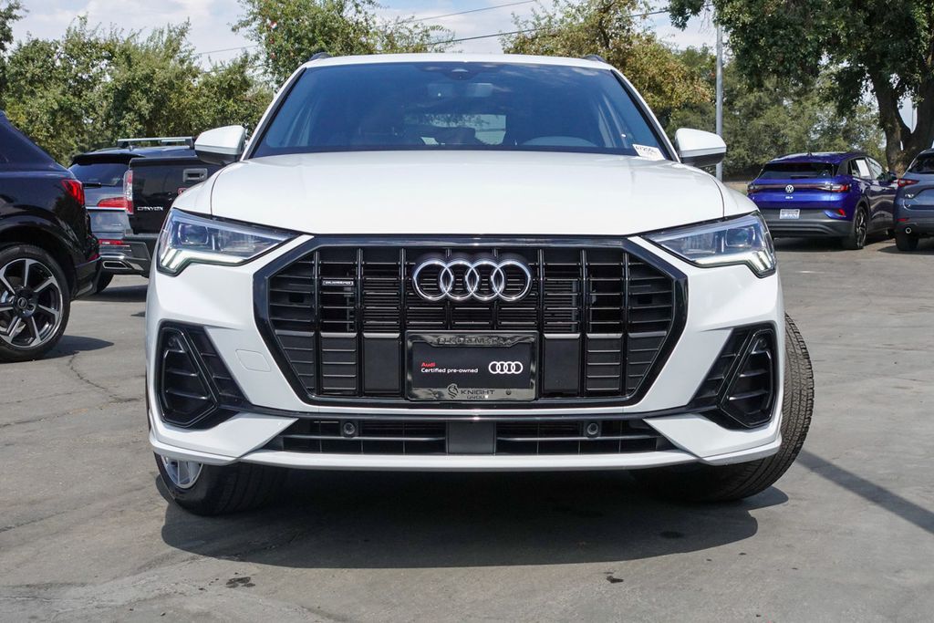 2025 Audi Q3 S line Premium photo 3