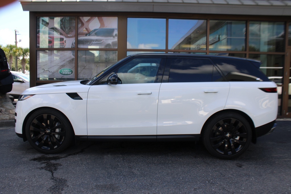 2024 Land Rover Range Rover Sport SE photo 9