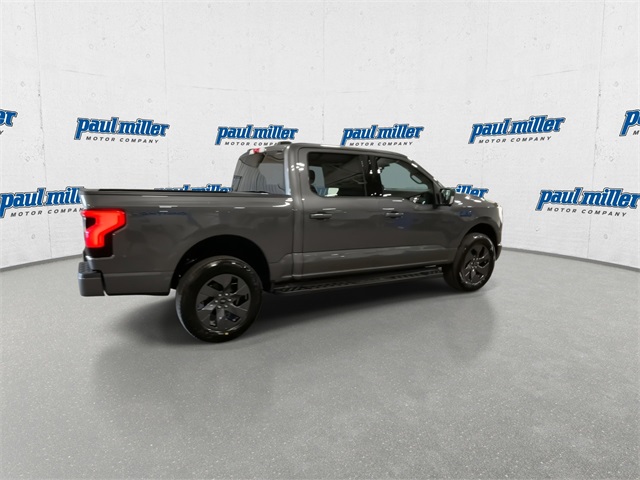 2025 Ford F-150 Lightning photo 8