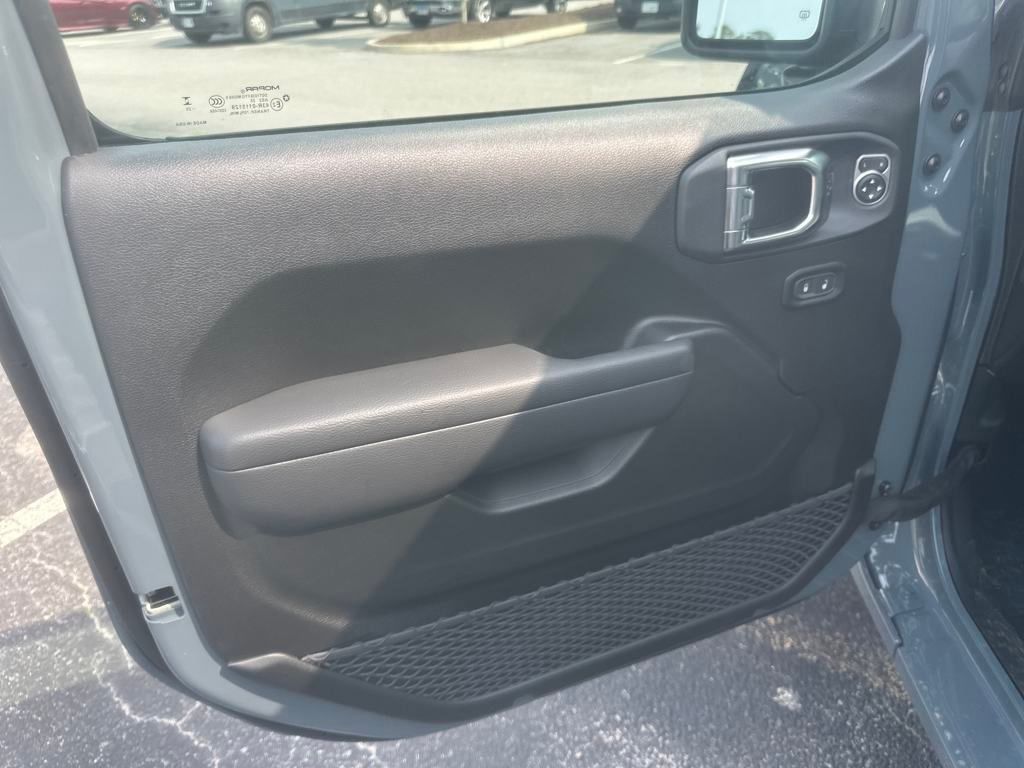 2025 Jeep Wrangler Sport S photo 17