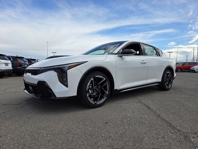 2026 Kia K4 GT-Line's photo