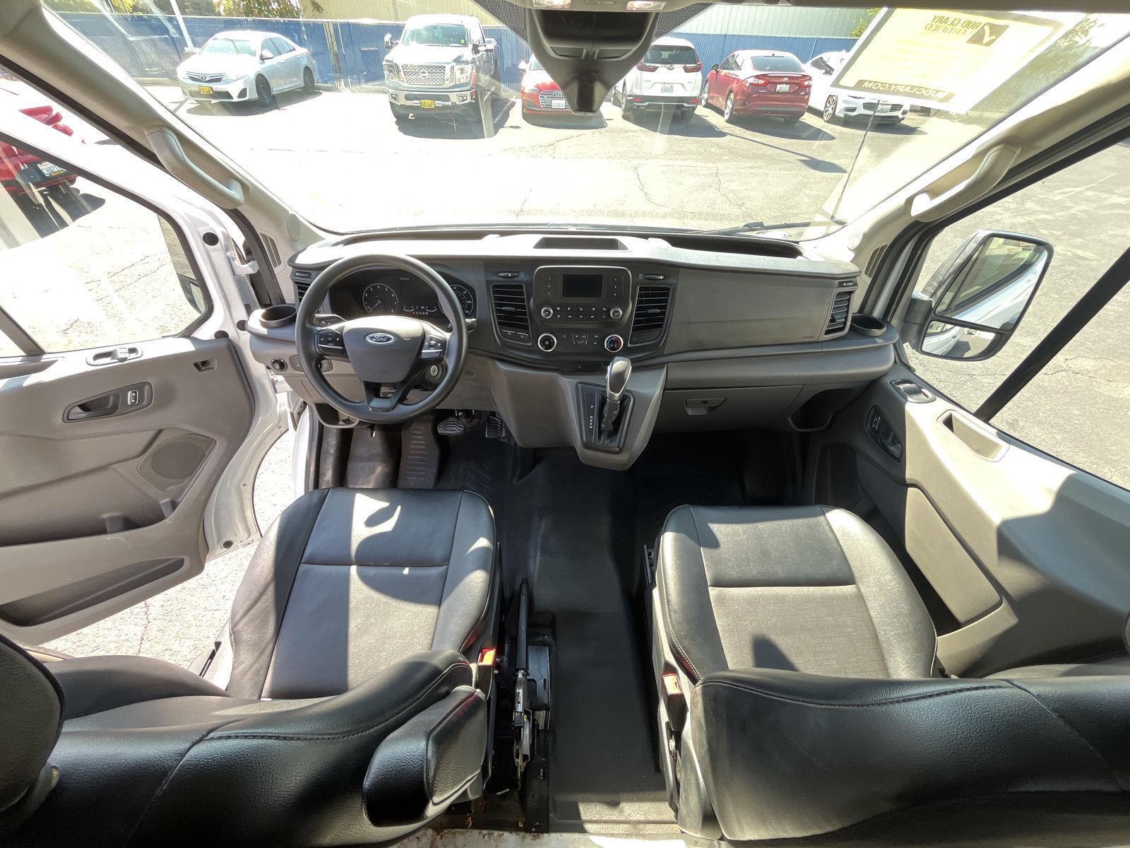 2022 Ford Transit Cutaway photo 9
