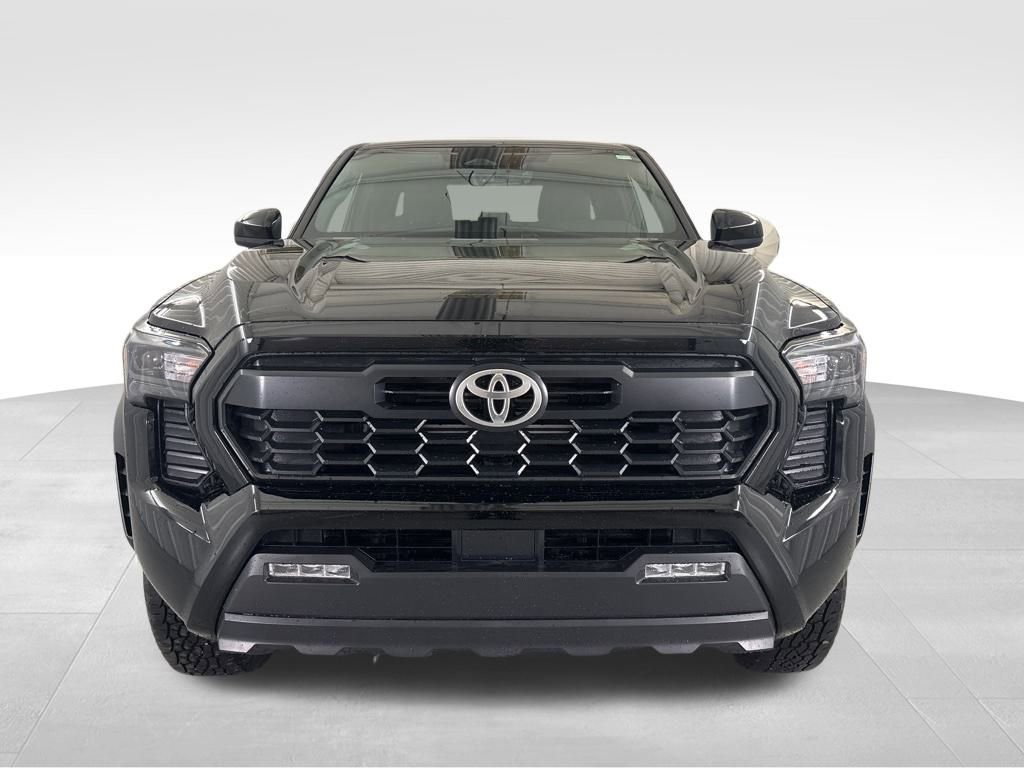 2025 Toyota Tacoma TRD Off-Road SR photo 2