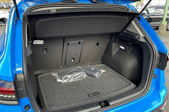 2025 Volkswagen Taos SEL photo 23