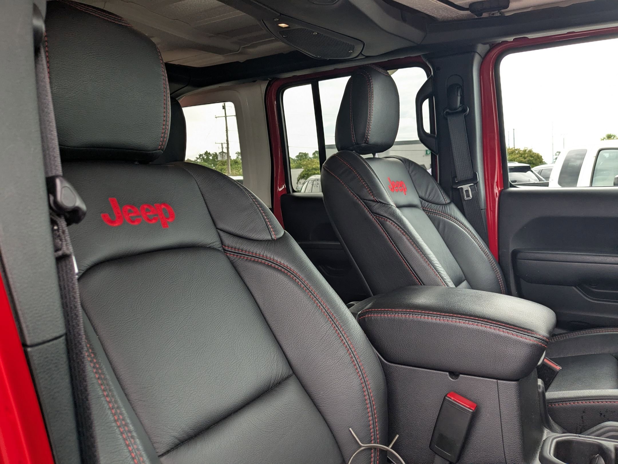 2024 Jeep Wrangler Rubicon photo 31