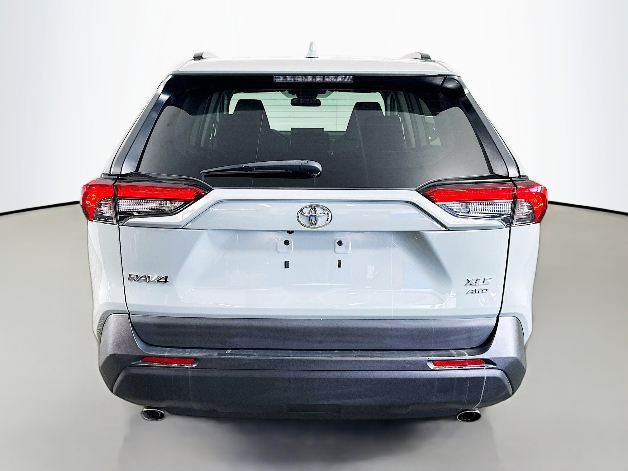 2021 Toyota RAV4 XLE photo 6