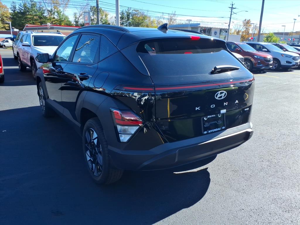 2025 Hyundai Kona SEL photo 3