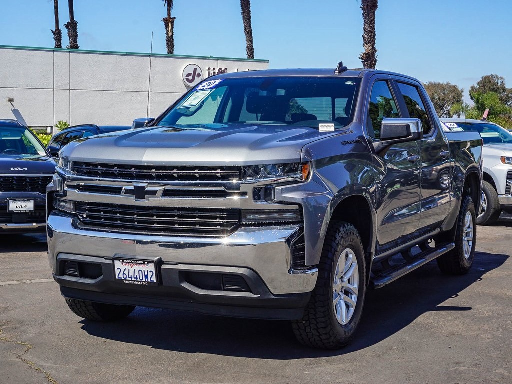 2020 Chevrolet Silverado 1500 LT photo 2