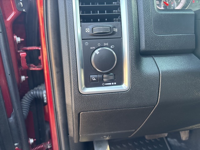 2021 Ram 1500 Classic Warlock photo 11