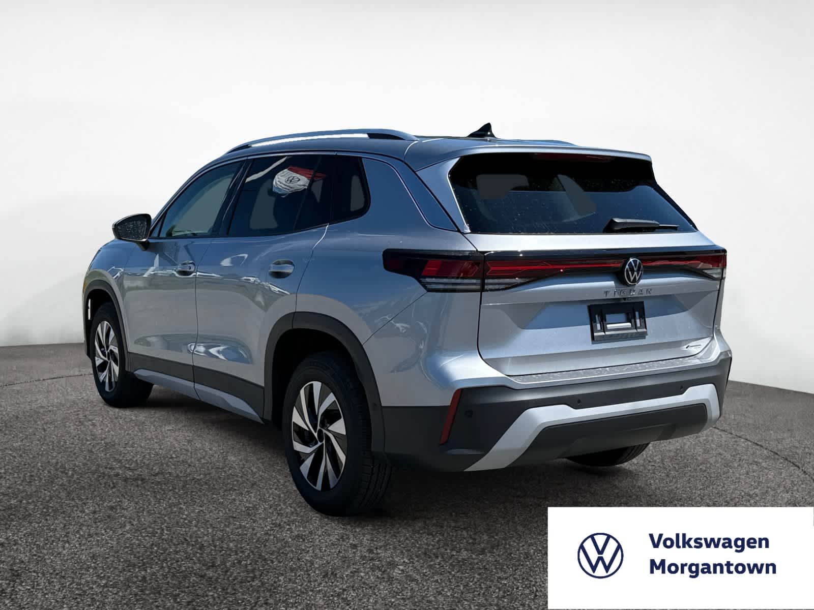 2025 Volkswagen Tiguan S photo 3