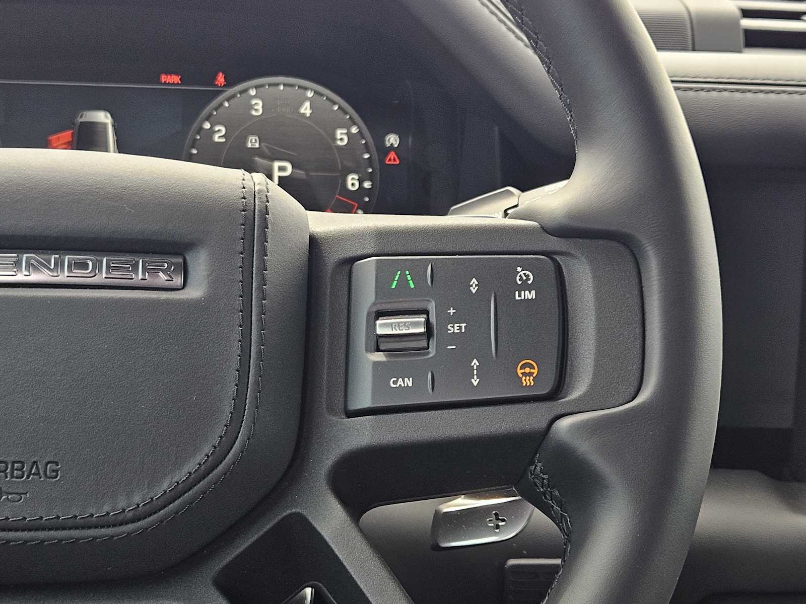 2025 Land Rover Defender 130 V8 photo 28