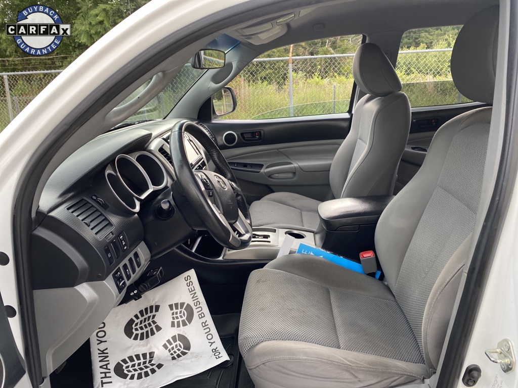 2015 Toyota Tacoma Base photo 18