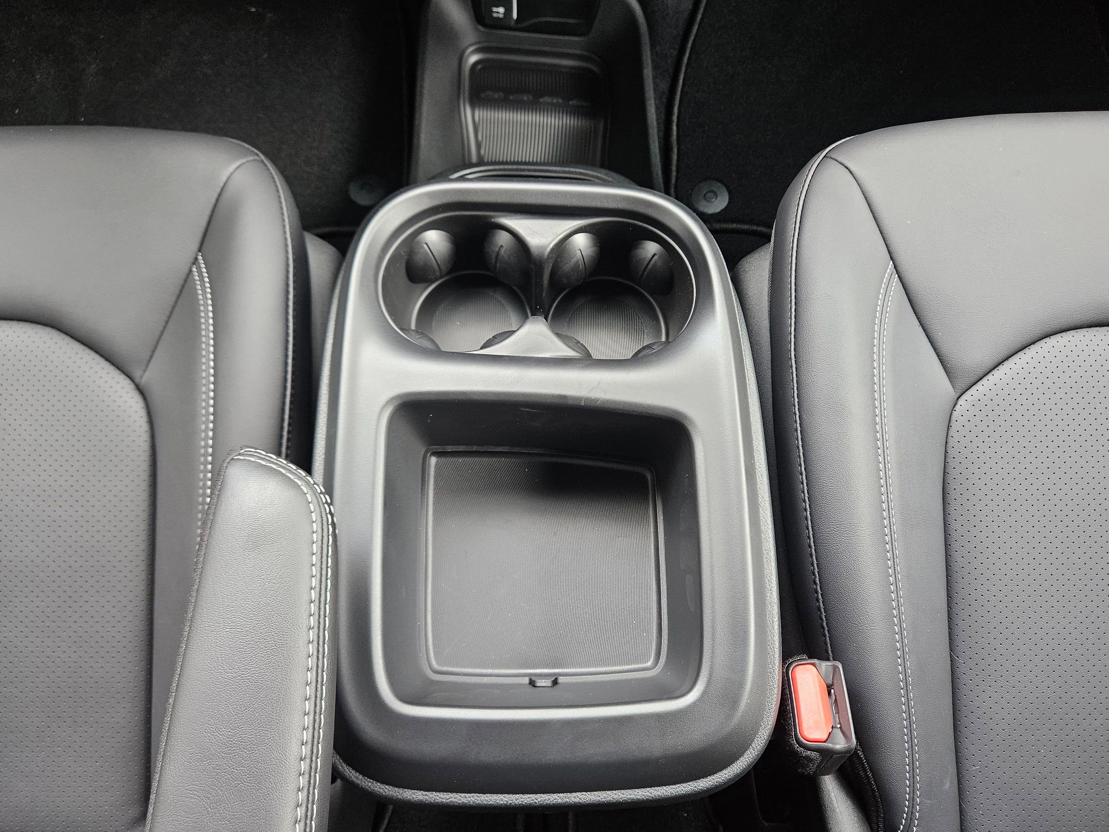 2025 Chrysler Pacifica photo 10