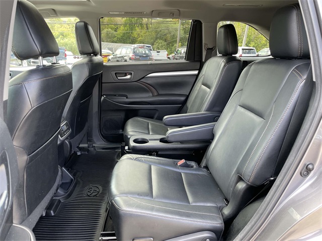 2017 Toyota Highlander SE XLE photo 12