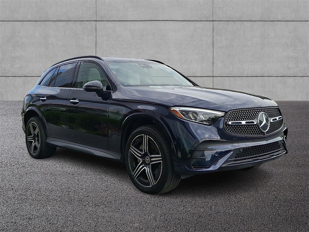 2023 Mercedes Benz GLC 300 4MATIC photo 3