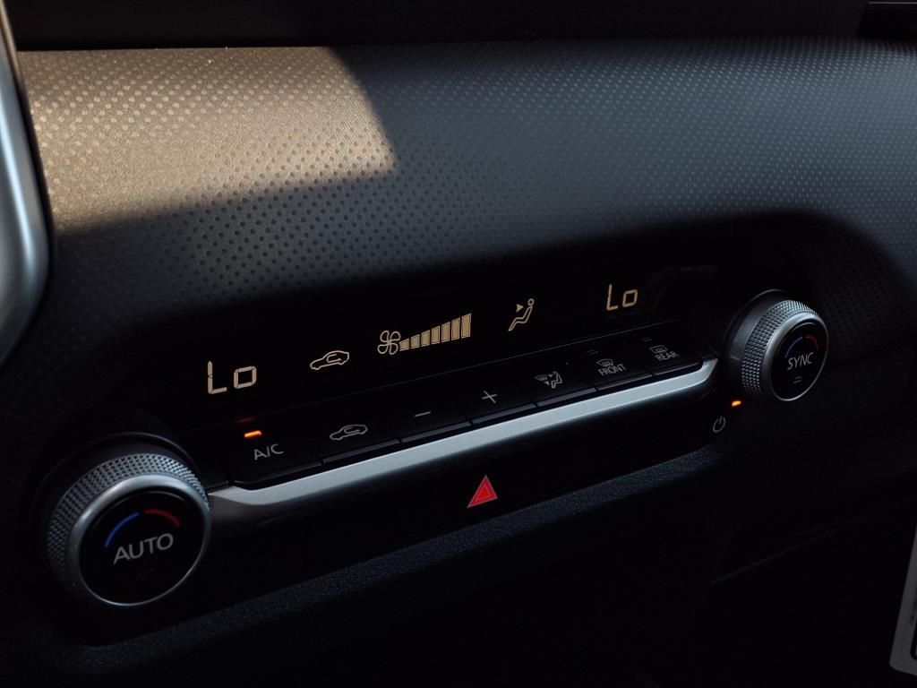 2025 Mazda CX-50 2.5 Select photo 9