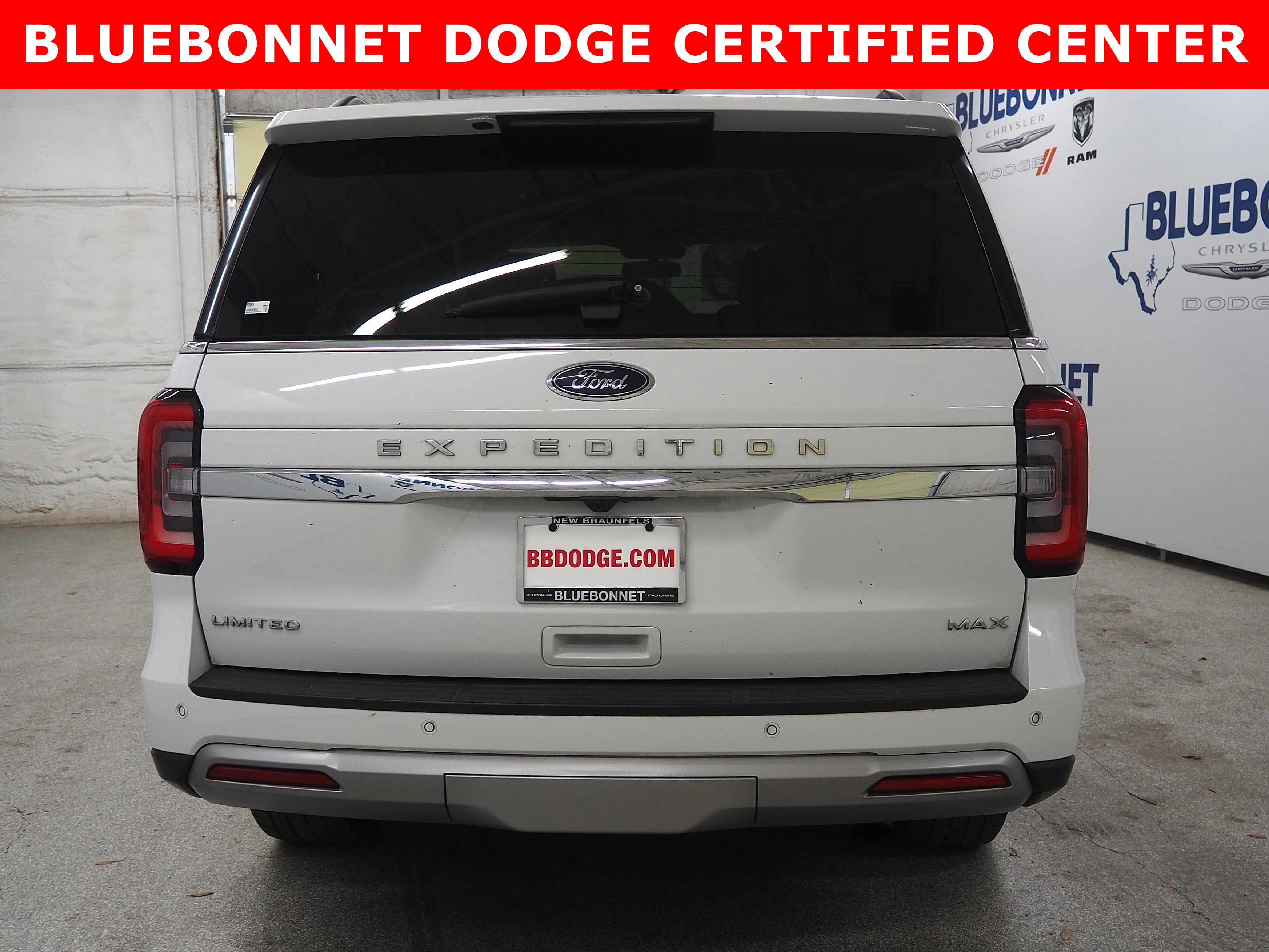 2023 Ford Expedition MAX Limited photo 2