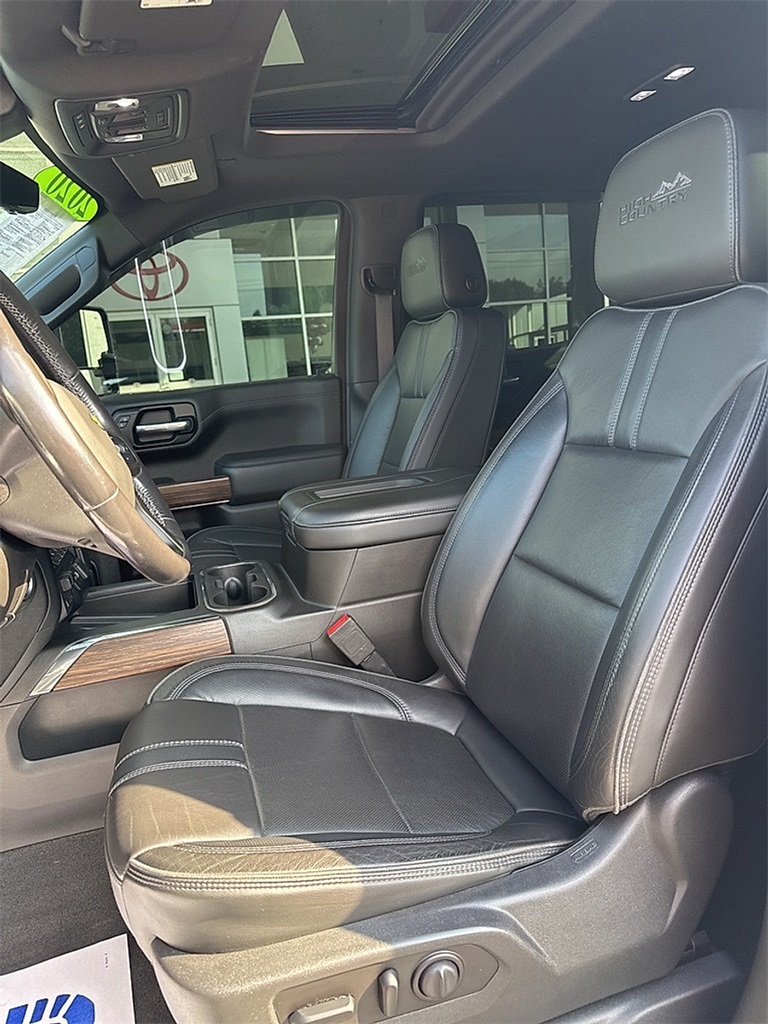 2020 Chevrolet Silverado 1500 High Country photo 12