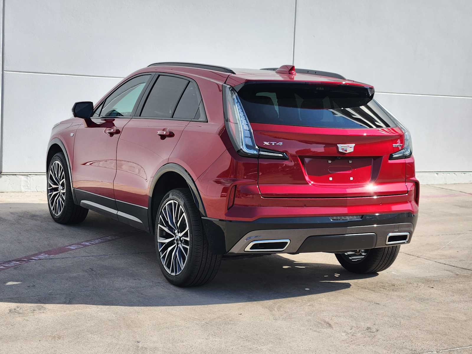 2025 Cadillac XT4 Sport photo 4