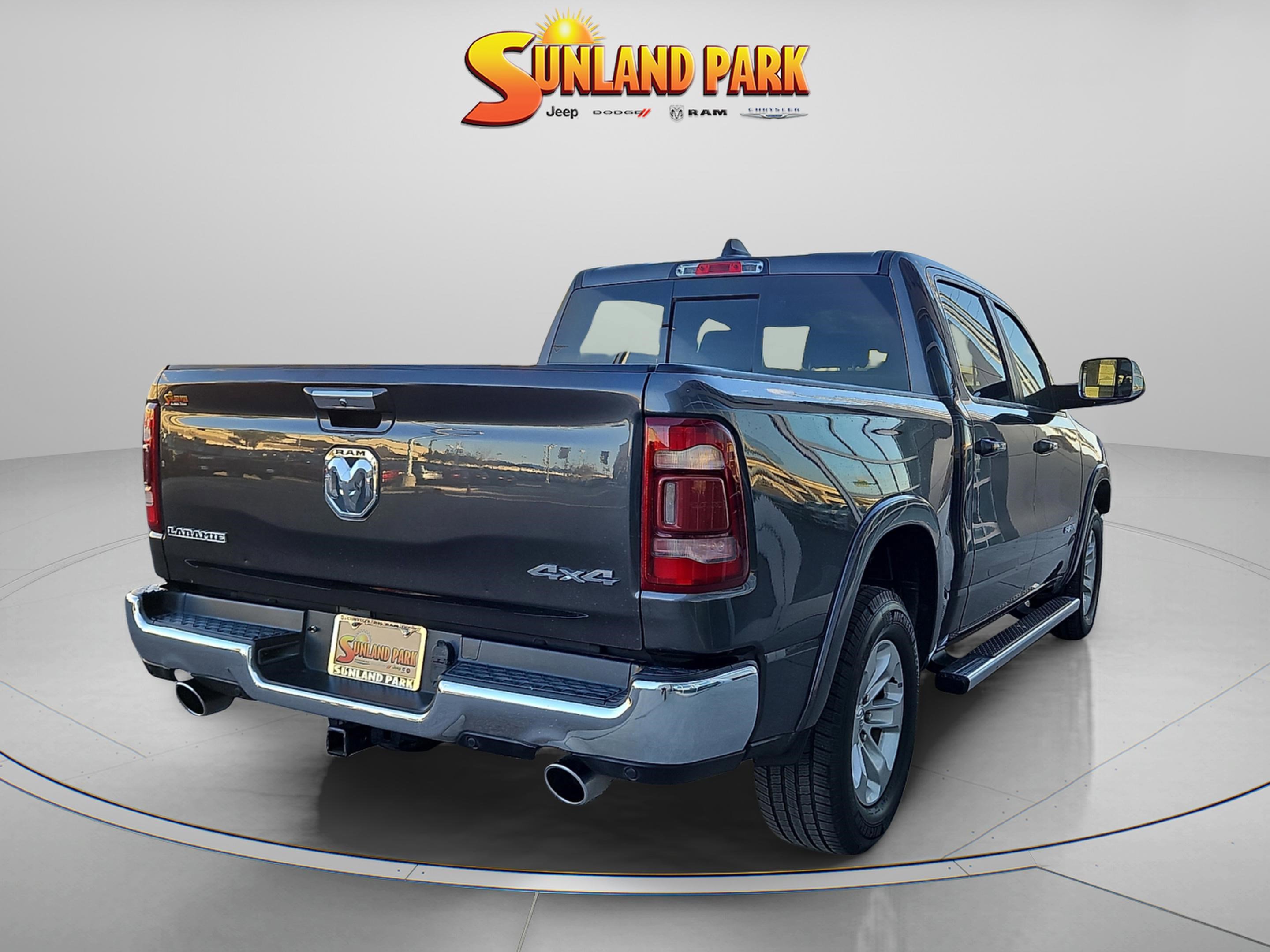 2021 Ram 1500 Laramie photo 3