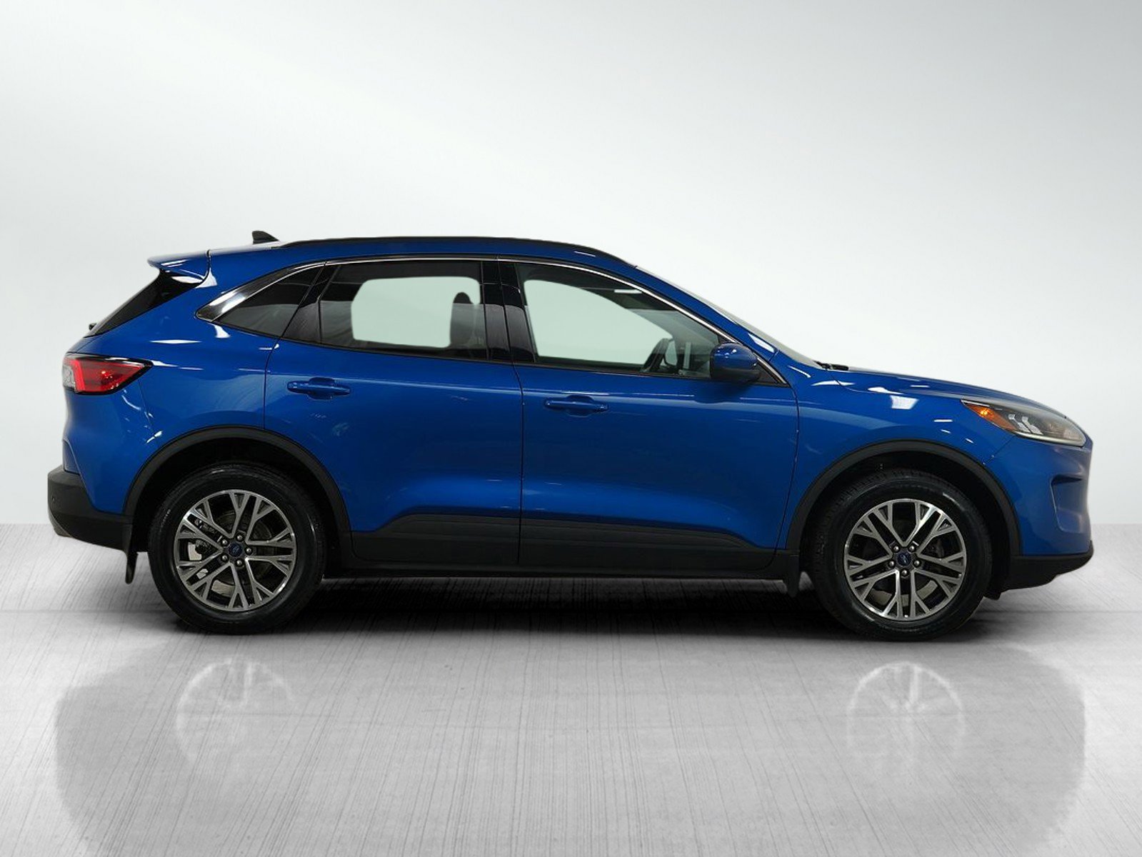2020 Ford Escape SEL photo 3