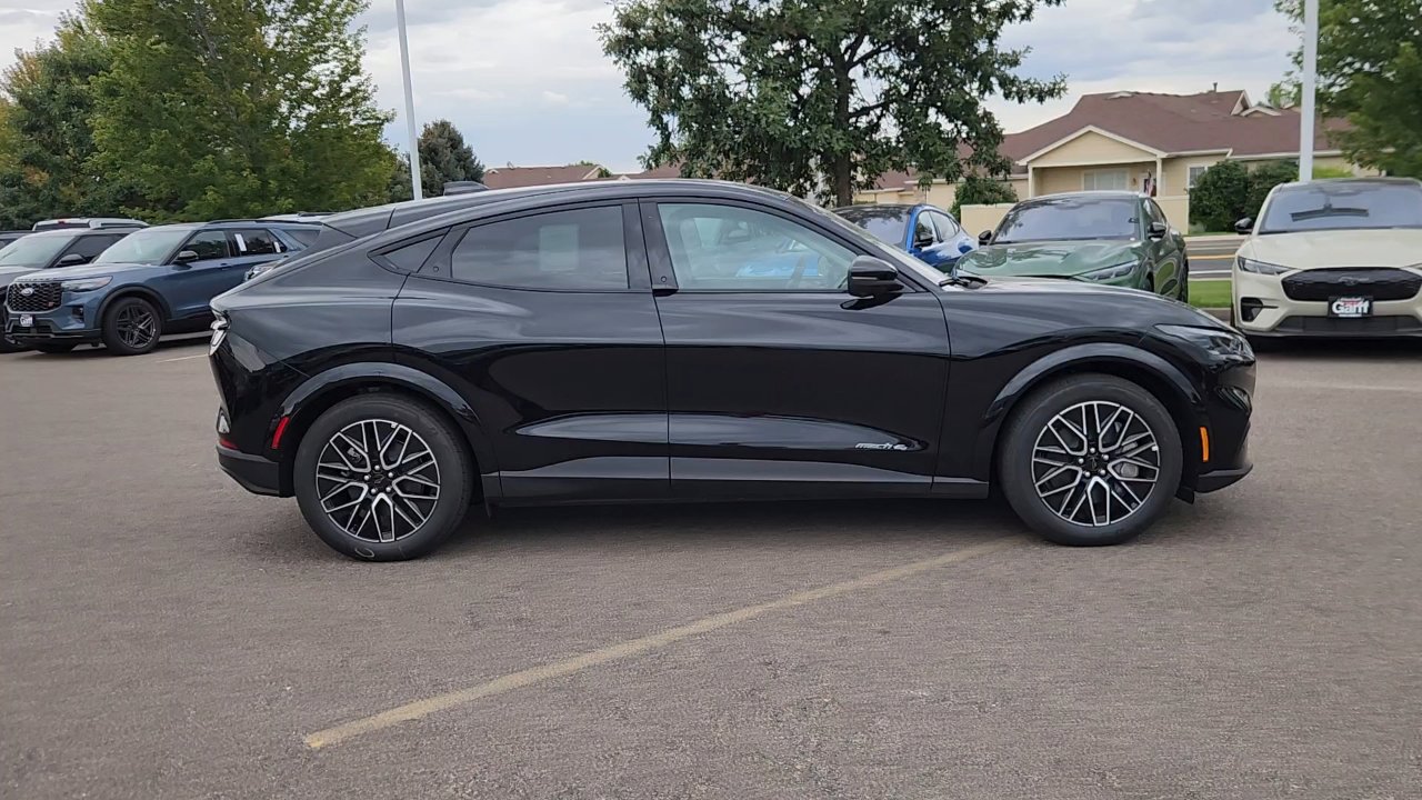 2025 Ford Mustang Mach-E Premium photo 6