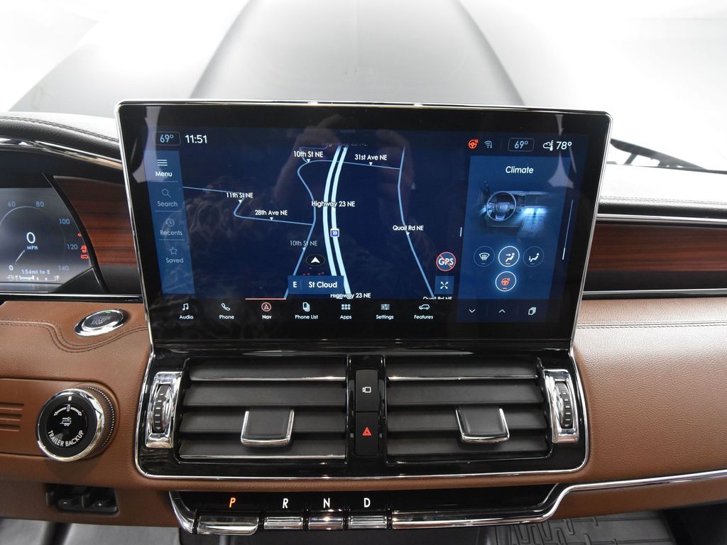 2024 Lincoln Navigator Reserve Luxury Monochromatic photo 24
