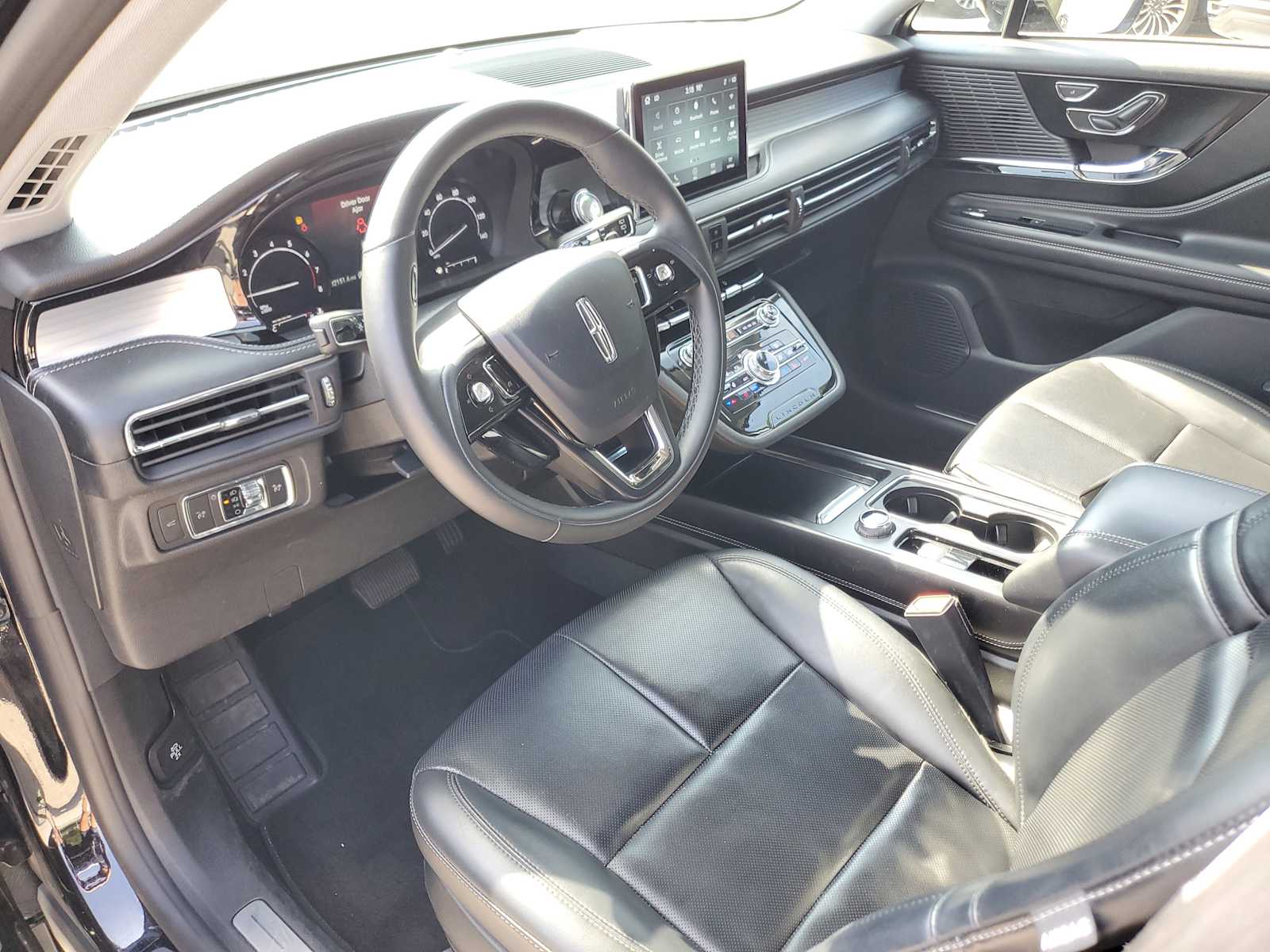 2022 Lincoln Corsair Standard photo 22