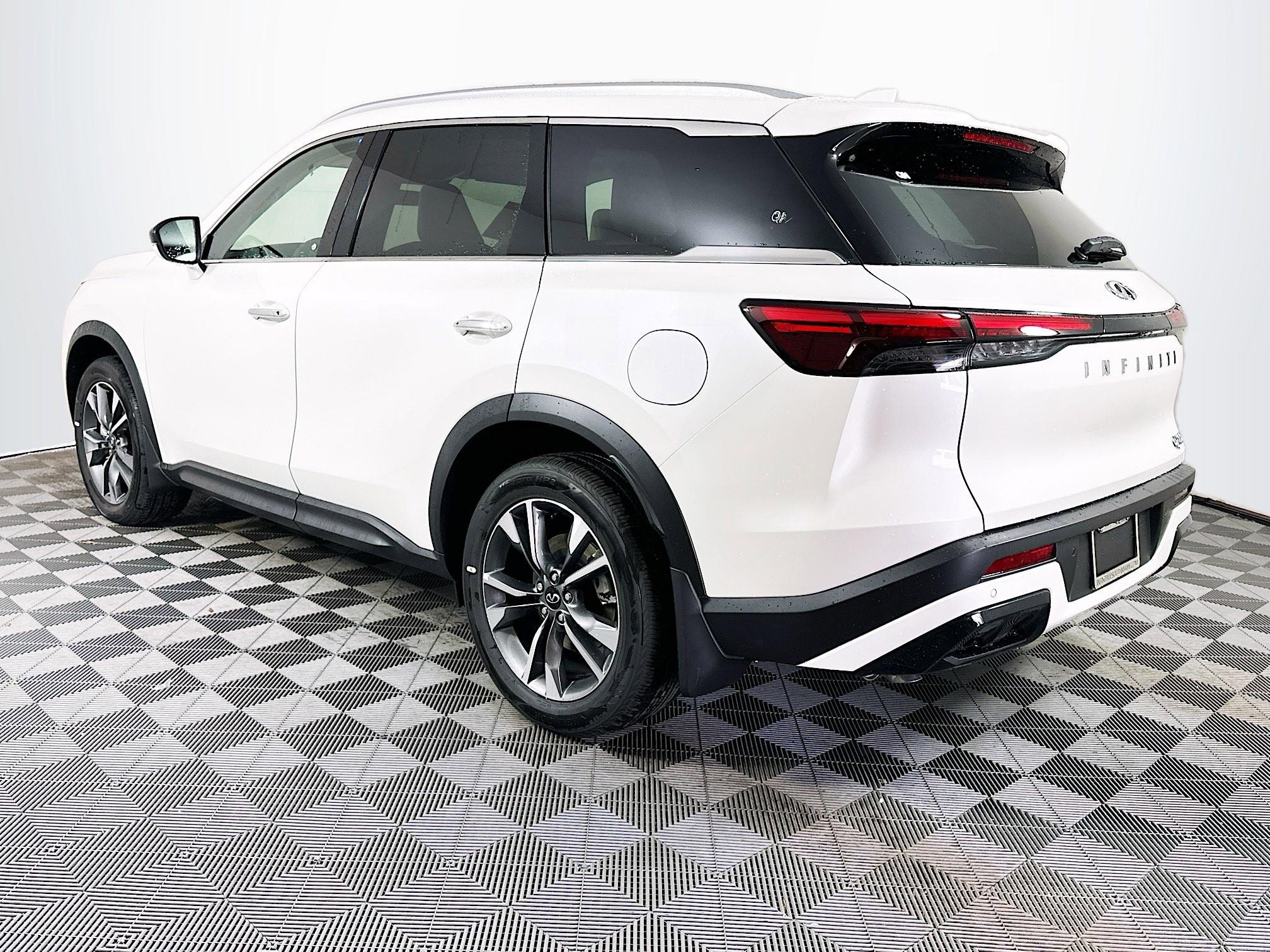 2025 Infiniti QX60 Luxe photo 2