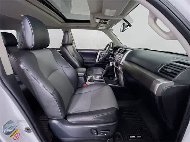 2019 Toyota 4Runner SR5 Premium photo 29