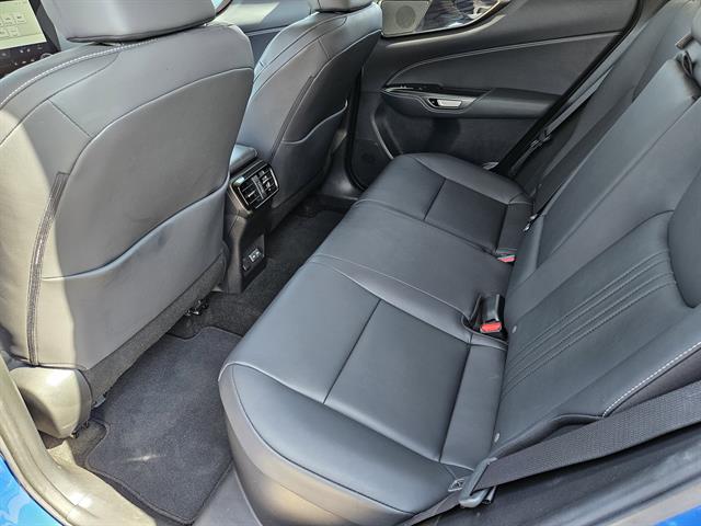 2022 Lexus NX 350h Premium photo 16