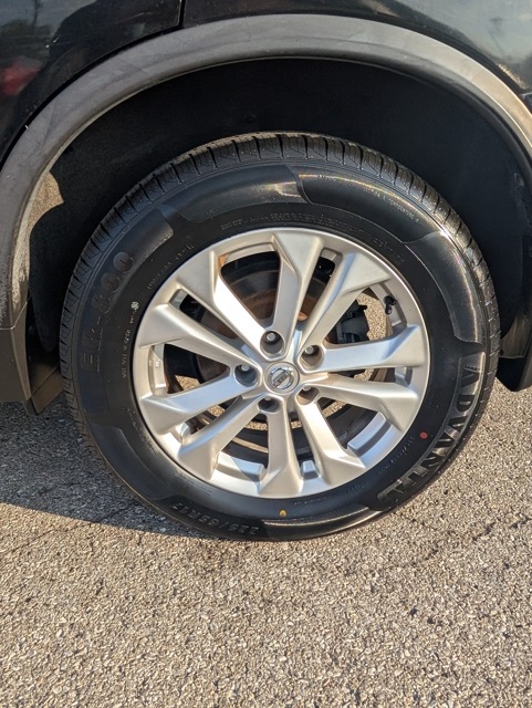 2016 Nissan Rogue SV photo 17