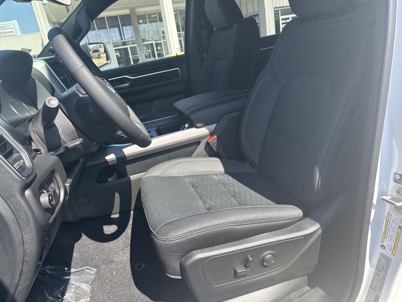 2025 Ram 1500 Big Horn photo 8
