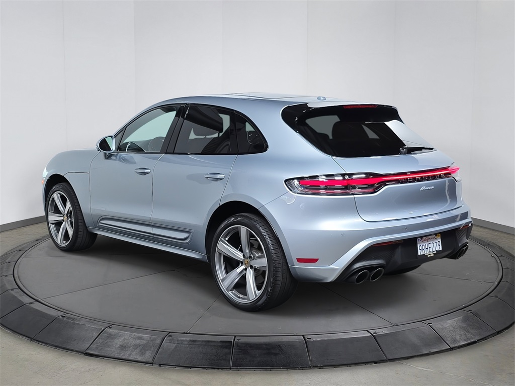 2024 Porsche Macan photo 3