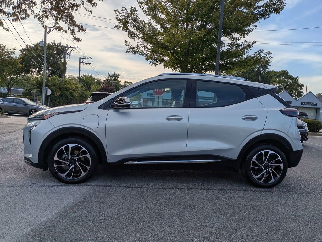 2022 Chevrolet Bolt EUV Premier photo 3