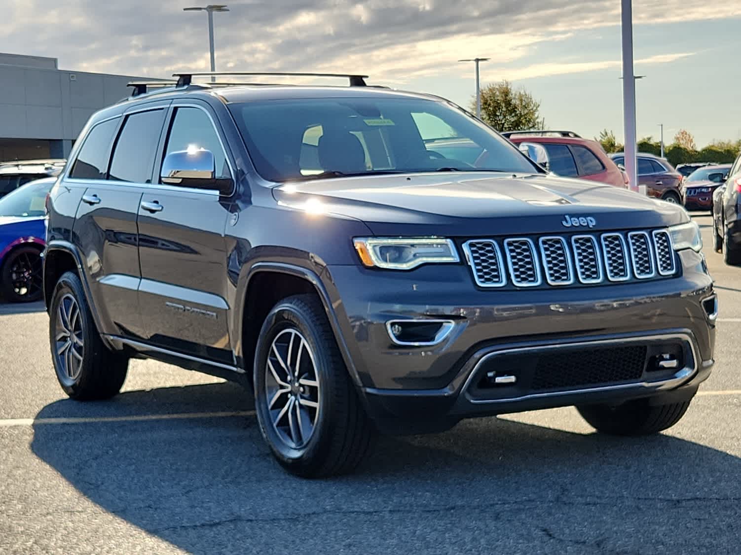 2019 Jeep Grand Cherokee Overland photo 2