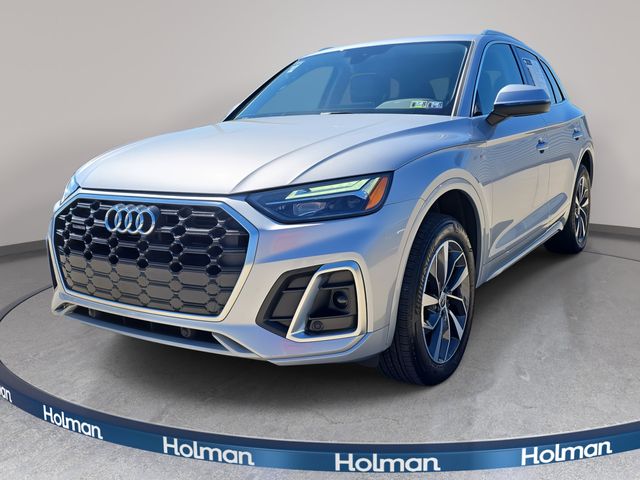 2022 Audi Q5 Premium's photo